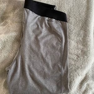 Nike Pro mid rise leggings